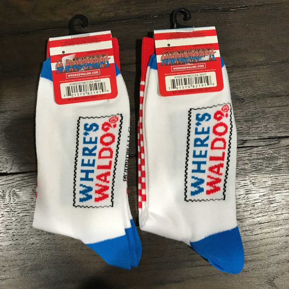 Where’s Waldo Men’s 2 Pairs Socks White Red Stripe - Picture 3 of 3